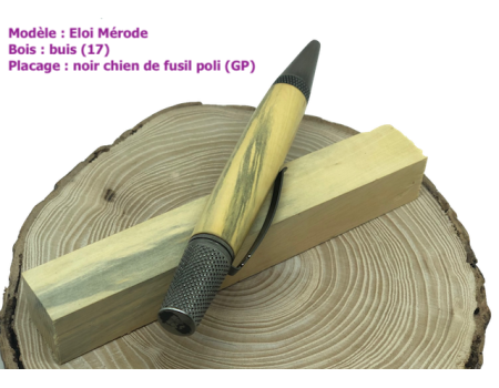1er_stylo_en_bois_precieux_eloi_merode_buis_17_gp_sur_son_carrelet_buis_fabrication_artisanale_thilleon_marque_640
